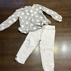 Carters baby girl size 18 months polka dot set.